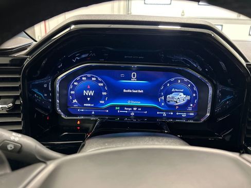 Used 2024 Chevrolet Silverado 1500 High Country w/ High Country Premium Package AWD/4WD image 23