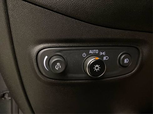 Used 2021 Chevrolet Equinox LT FWD image 23