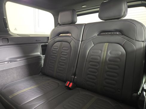 Used 2025 Rivian R1S Adventure AWD/4WD image 22
