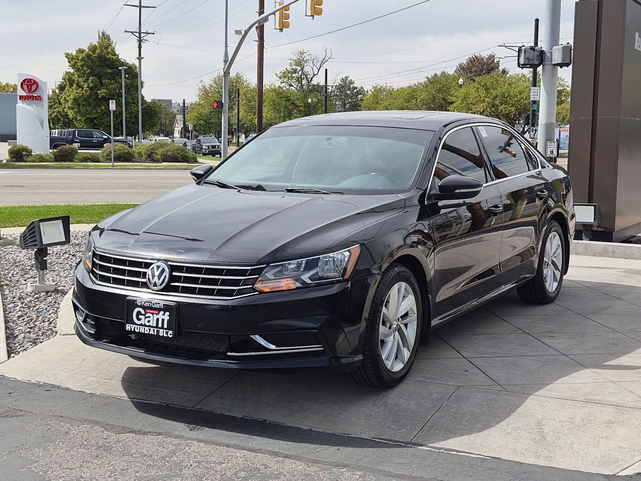 Used 2018 Volkswagen Passat 2.0T SE FWD image 9