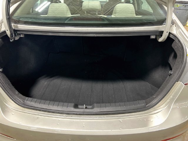 Used 2017 Hyundai Elantra SE FWD image 22