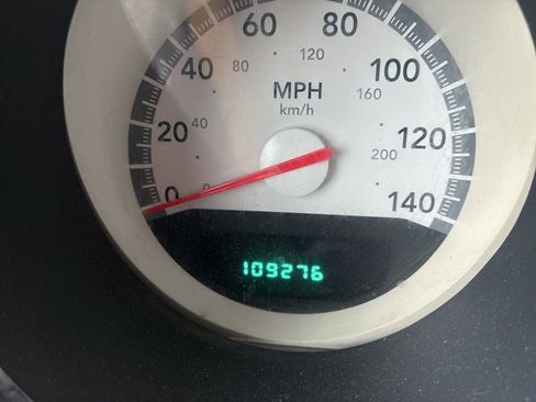 Used 2010 Dodge Charger image 5