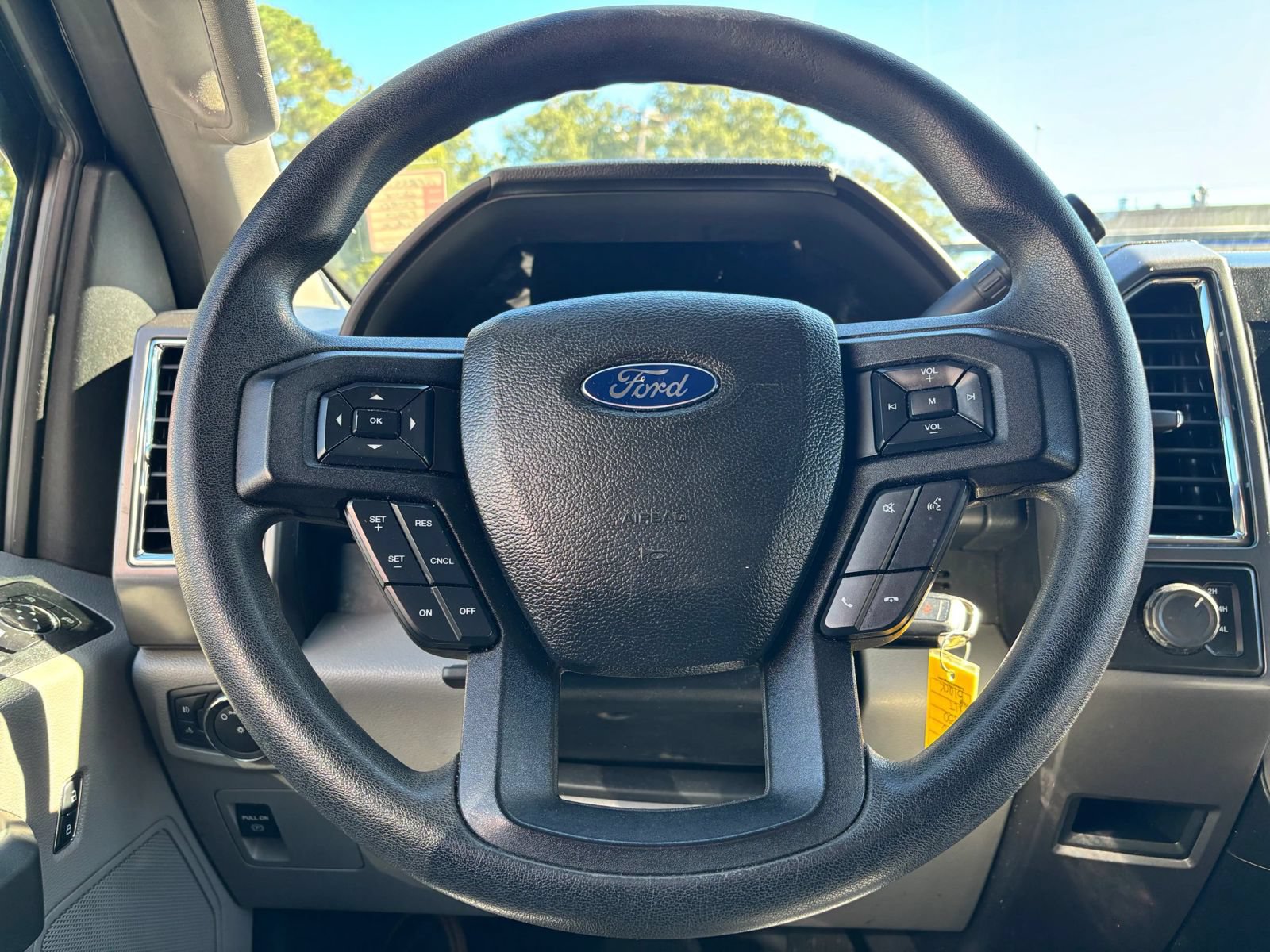 Used 2016 Ford F150 XLT AWD/4WD image 29