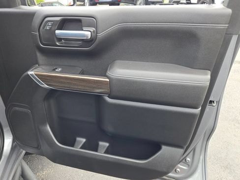 Certified 2021 Chevrolet Silverado 1500 LT Trail Boss w/ LPO, Dark Essentials Package AWD/4WD image 5