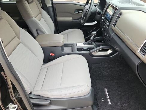 Used 2022 Nissan Frontier SV image 24