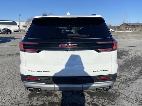 Used 2025 GMC Acadia Elevation image 13