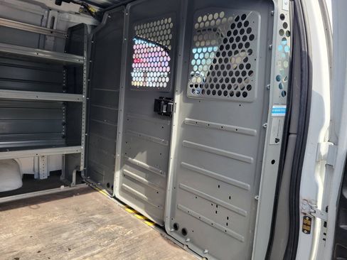 Used 2019 Chevrolet Express 2500 w/ Communications Package RWD image 26