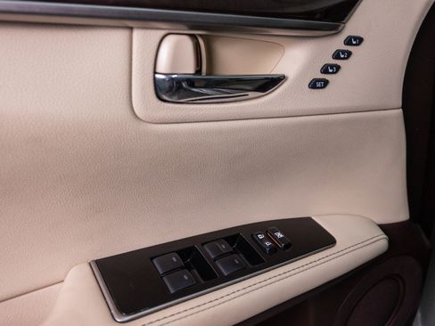 Used 2017 Lexus ES 350 w/ Luxury Package FWD image 17