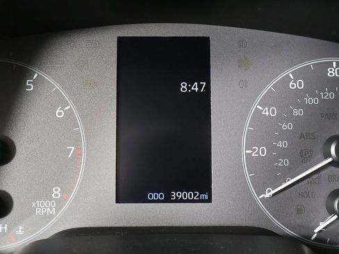 Used 2023 Toyota Corolla LE image 31