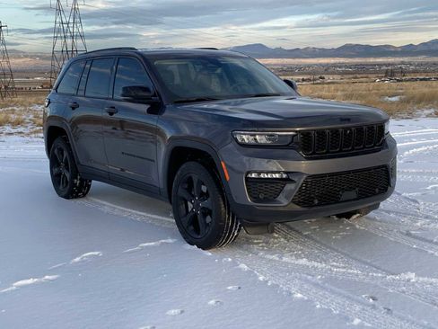 Certified 2023 Jeep Grand Cherokee Limited w/ Luxury Tech Group II image 21