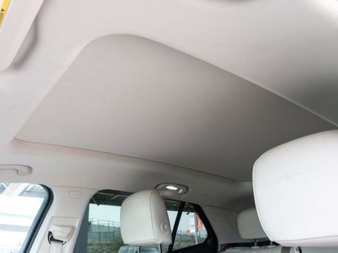 Used 2023 Buick Envision Avenir image 24