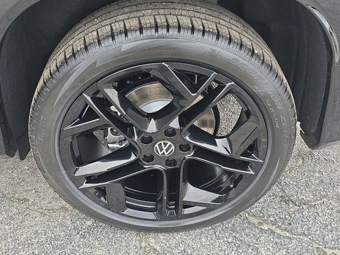 New 2026 Volkswagen Tiguan SE R-Line AWD/4WD image 29