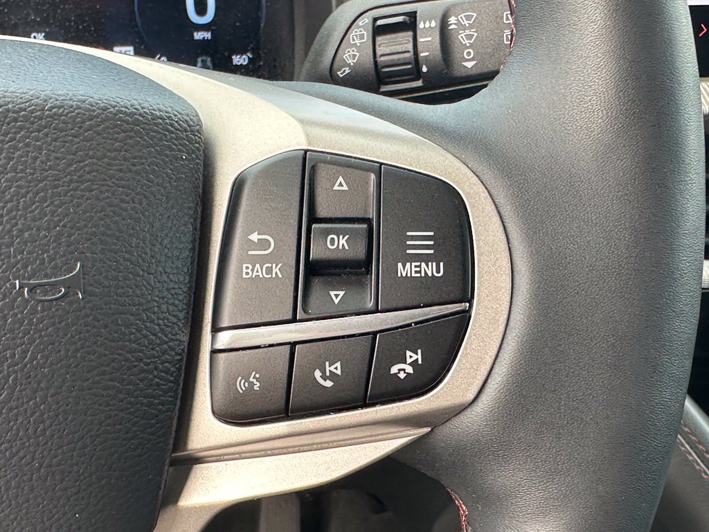Used 2025 Ford Explorer Active w/ Active Comfort Package AWD/4WD image 32