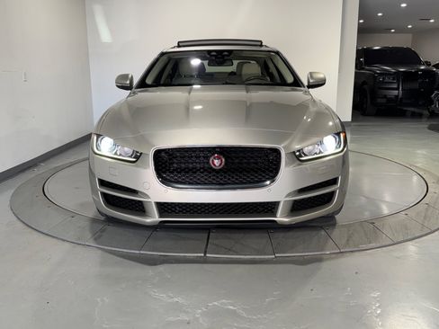 Used 2017 Jaguar XE Premium image 6