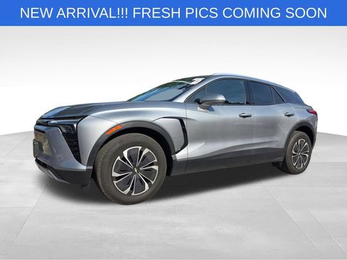 Used 2024 Chevrolet Blazer EV LT AWD/4WD image 2