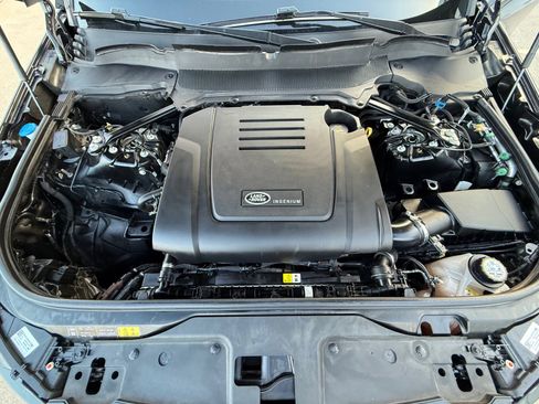 Used 2024 Land Rover Discovery Dynamic SE image 34