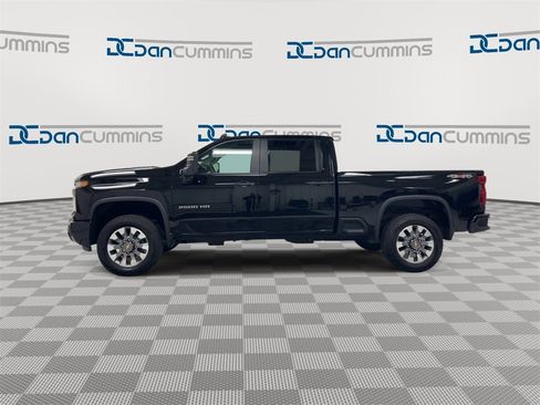 Used 2025 Chevrolet Silverado 2500 Custom w/ Custom Value Package image 5