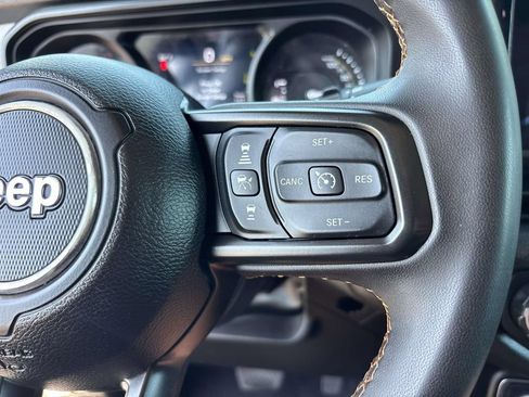 Used 2024 Jeep Wrangler Unlimited AWD/4WD image 19