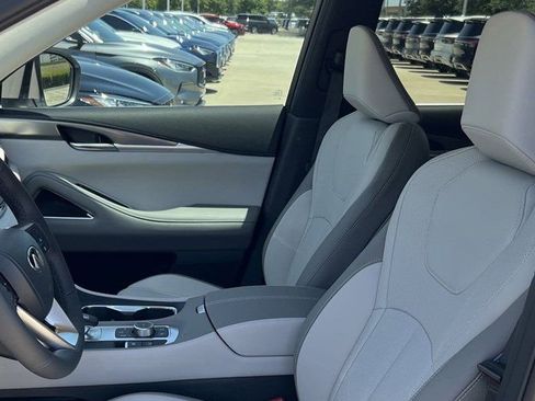 New 2026 INFINITI QX60 Luxe image 18