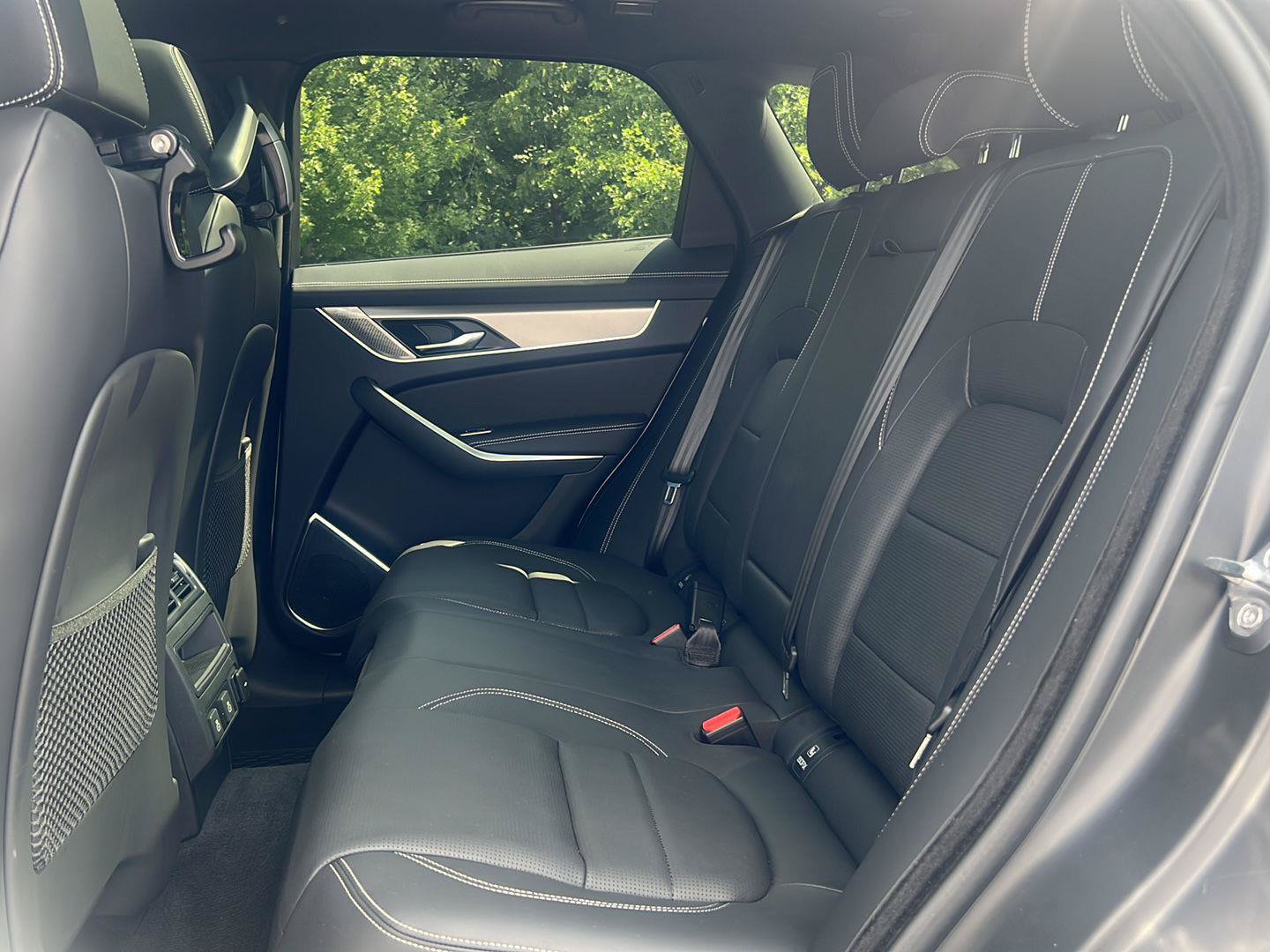 Certified 2026 Jaguar F-PACE R-Dynamic S AWD/4WD image 27