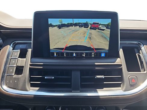 Used 2023 Chevrolet Suburban LT w/ Luxury Package AWD/4WD image 23