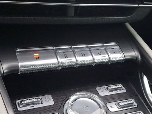 Certified 2024 Lincoln Nautilus Reserve w/ Equipment Group 203A image 15