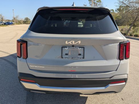 New 2026 Kia Sorento S FWD image 6