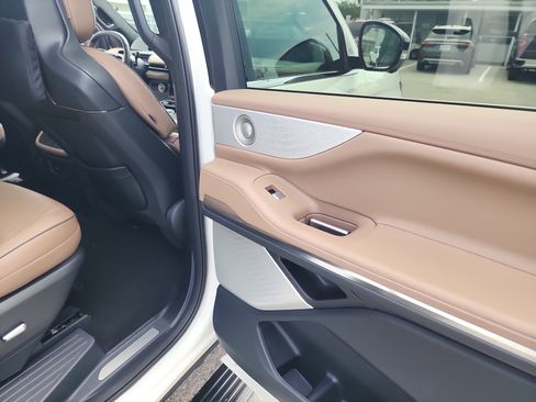 Used 2025 Lincoln Navigator Black Label AWD/4WD image 24