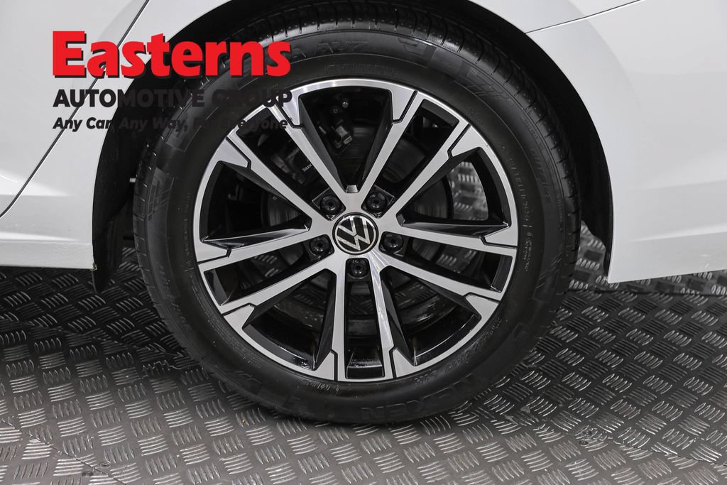Used 2025 Volkswagen Jetta Sport FWD image 34