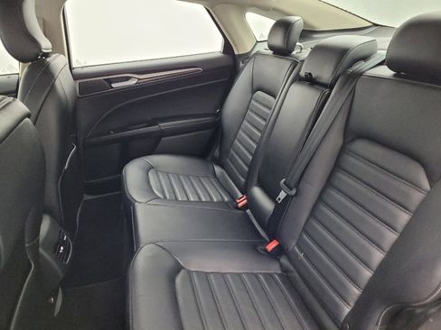 Used 2017 Ford Fusion Energi SE image 18