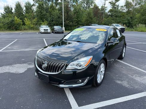 Used 2016 Buick Regal Premium FWD image 2