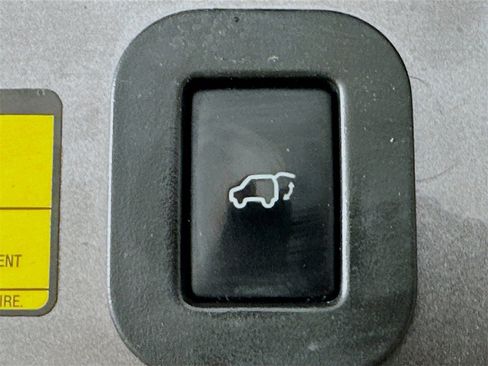 Used 2013 Toyota Sienna XLE image 11