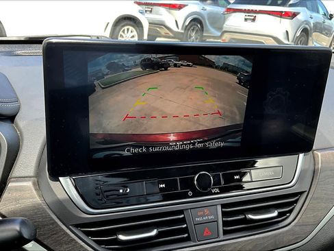 Used 2024 Nissan Altima 2.5 SV w/ SV Premium Package image 27