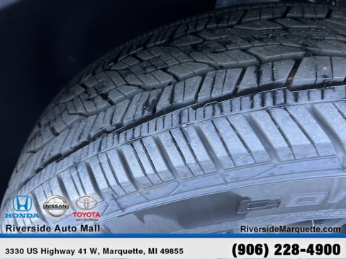 Used 2026 Chevrolet Traverse RS w/ LPO, Floor Liner Package AWD/4WD image 12