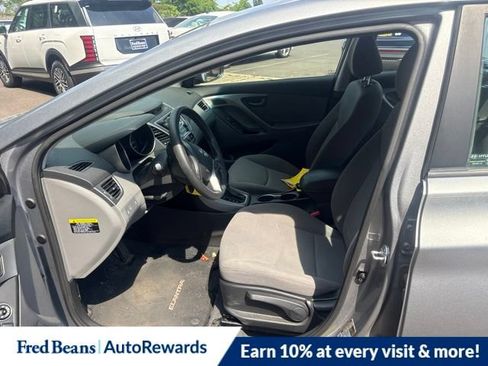 Used 2014 Hyundai Elantra SE FWD image 11