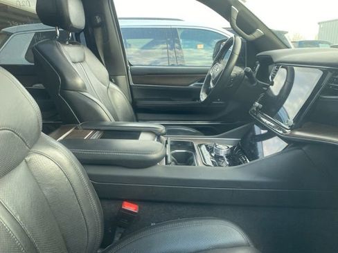 Used 2023 Jeep Grand Wagoneer 4WD image 7