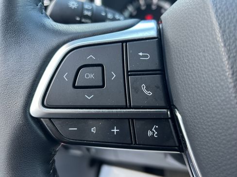 Used 2020 Toyota Highlander XLE AWD/4WD image 22