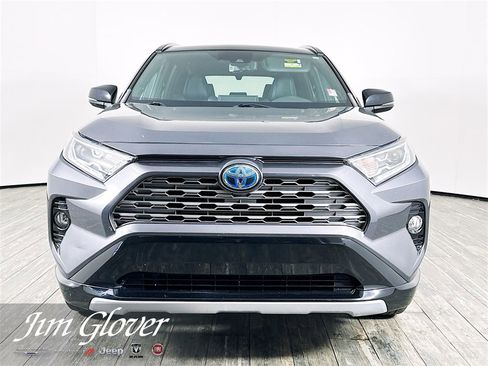 Used 2019 Toyota RAV4 XSE image 2