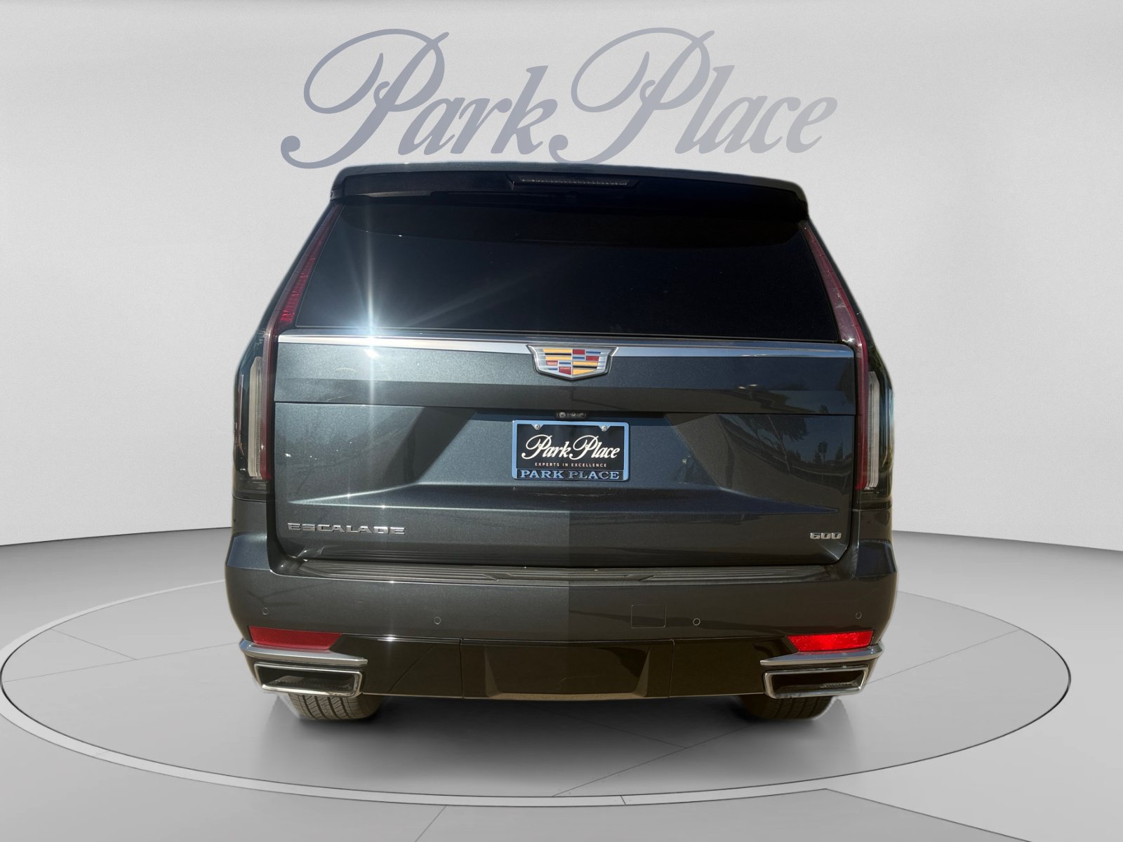 Used 2021 Cadillac Escalade Premium Luxury w/ Driver Assist Tech Package AWD/4WD image 4