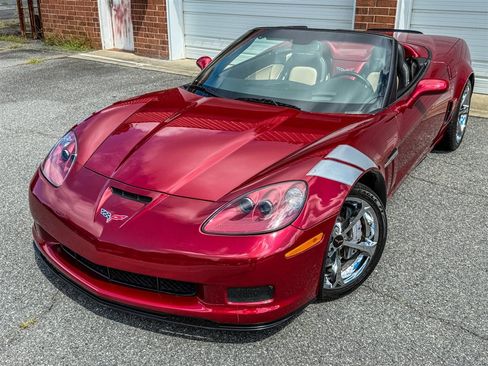 Used 2010 Chevrolet Corvette Grand Sport w/ Preferred Equipment Group RWD image 10