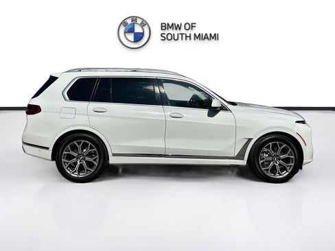 Used 2023 BMW X7 xDrive40i image 8