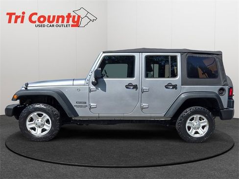 Used 2017 Jeep Wrangler Unlimited Sport w/ Connectivity Group image 4