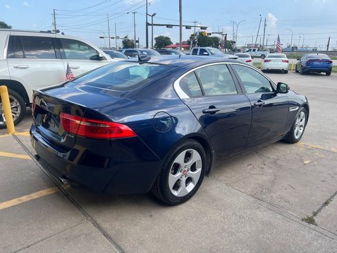 Used 2017 Jaguar XE RWD image 6