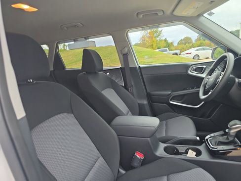 Used 2024 Kia Soul S image 15