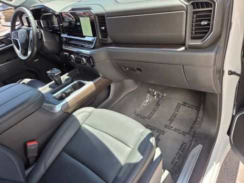 Certified 2024 Chevrolet Silverado 1500 LT Trail Boss w/ Convenience Package II AWD/4WD image 16