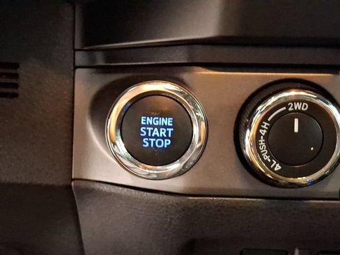 Used 2019 Toyota Tacoma TRD Pro AWD/4WD image 25