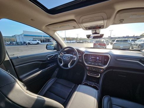 Used 2022 GMC Acadia Denali w/ Denali Ultimate Package image 15