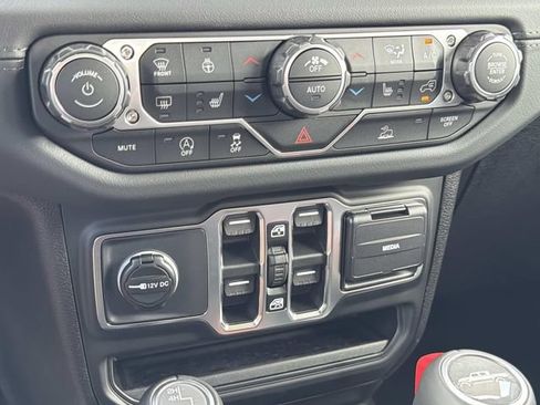 New 2026 Jeep Gladiator Sport AWD/4WD image 35