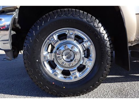 Used 2014 Ford F250 Lariat w/ Chrome Package image 9