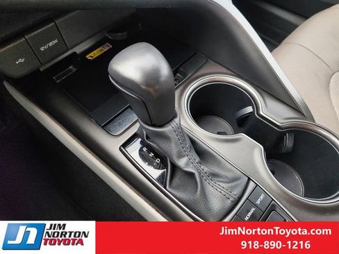 Used 2024 Toyota Camry XSE w/ Navigation Package image 22